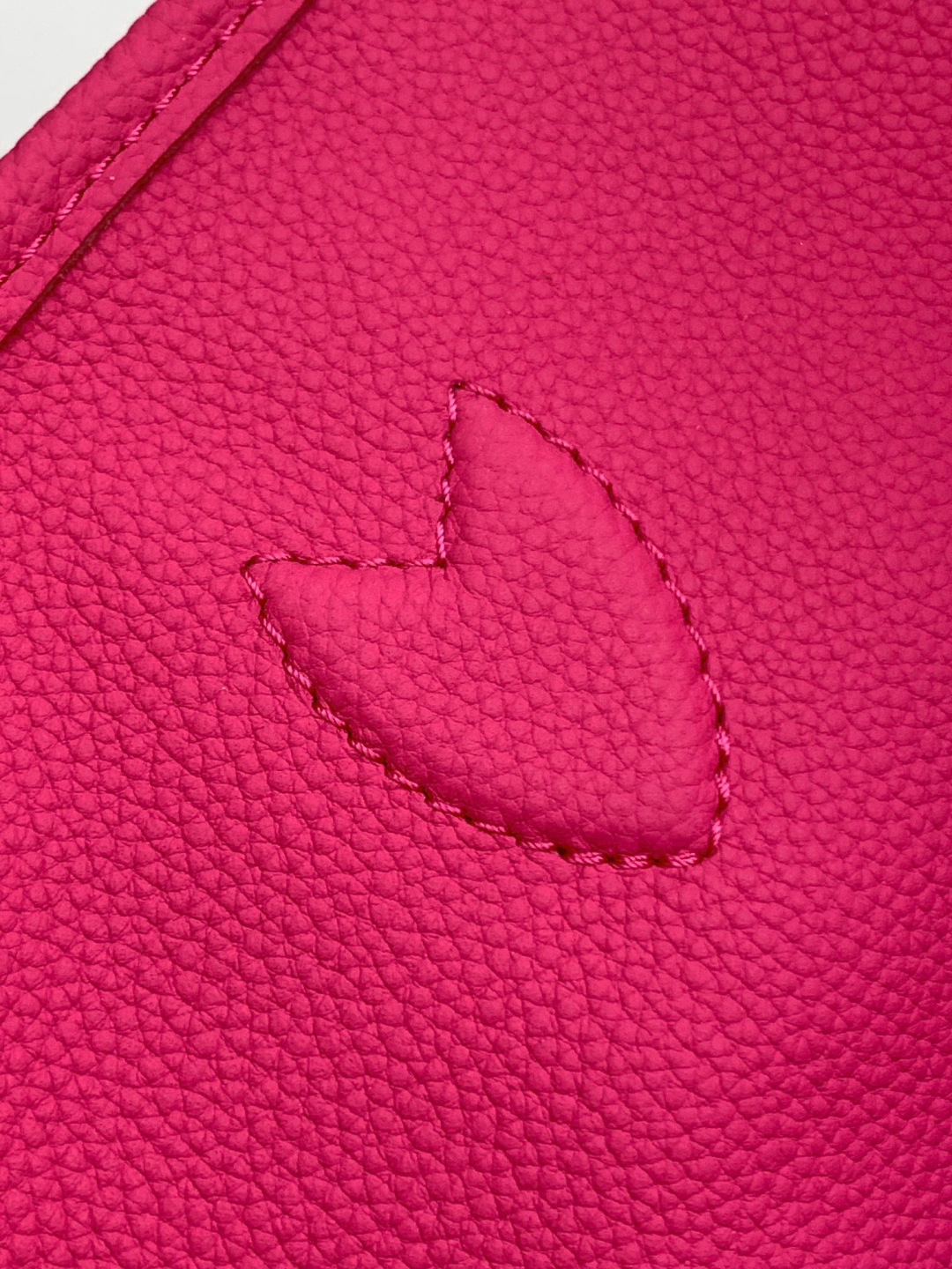 Louis Vuitton 动态变码芯片