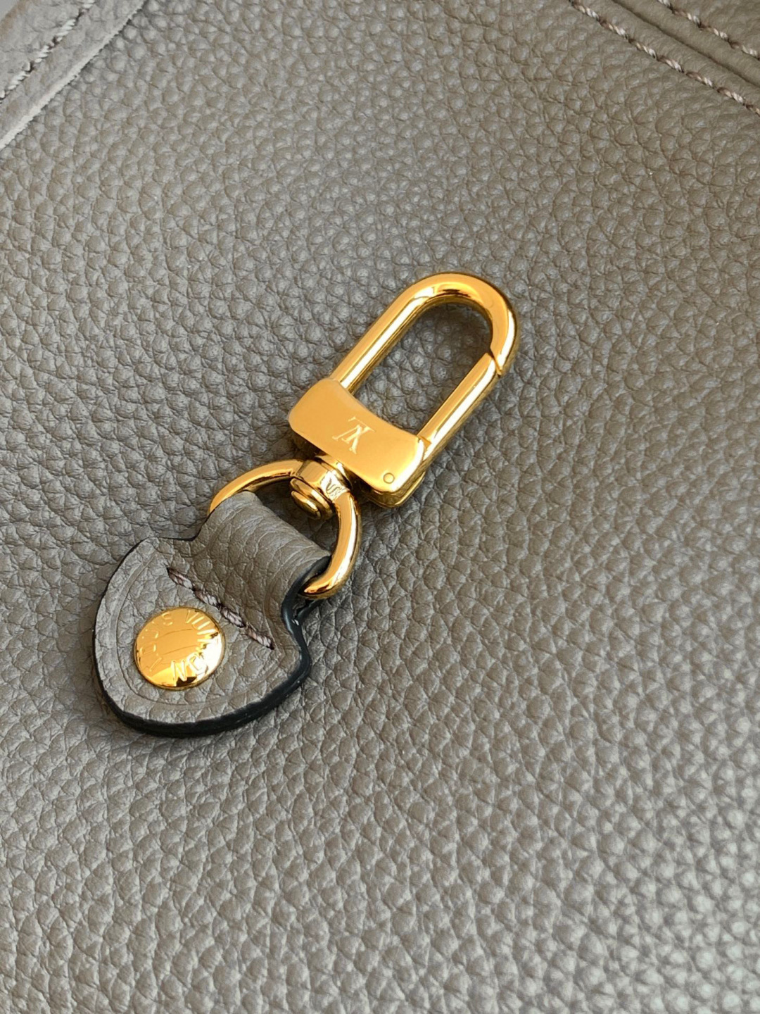 Louis Vuitton 动态变码芯片