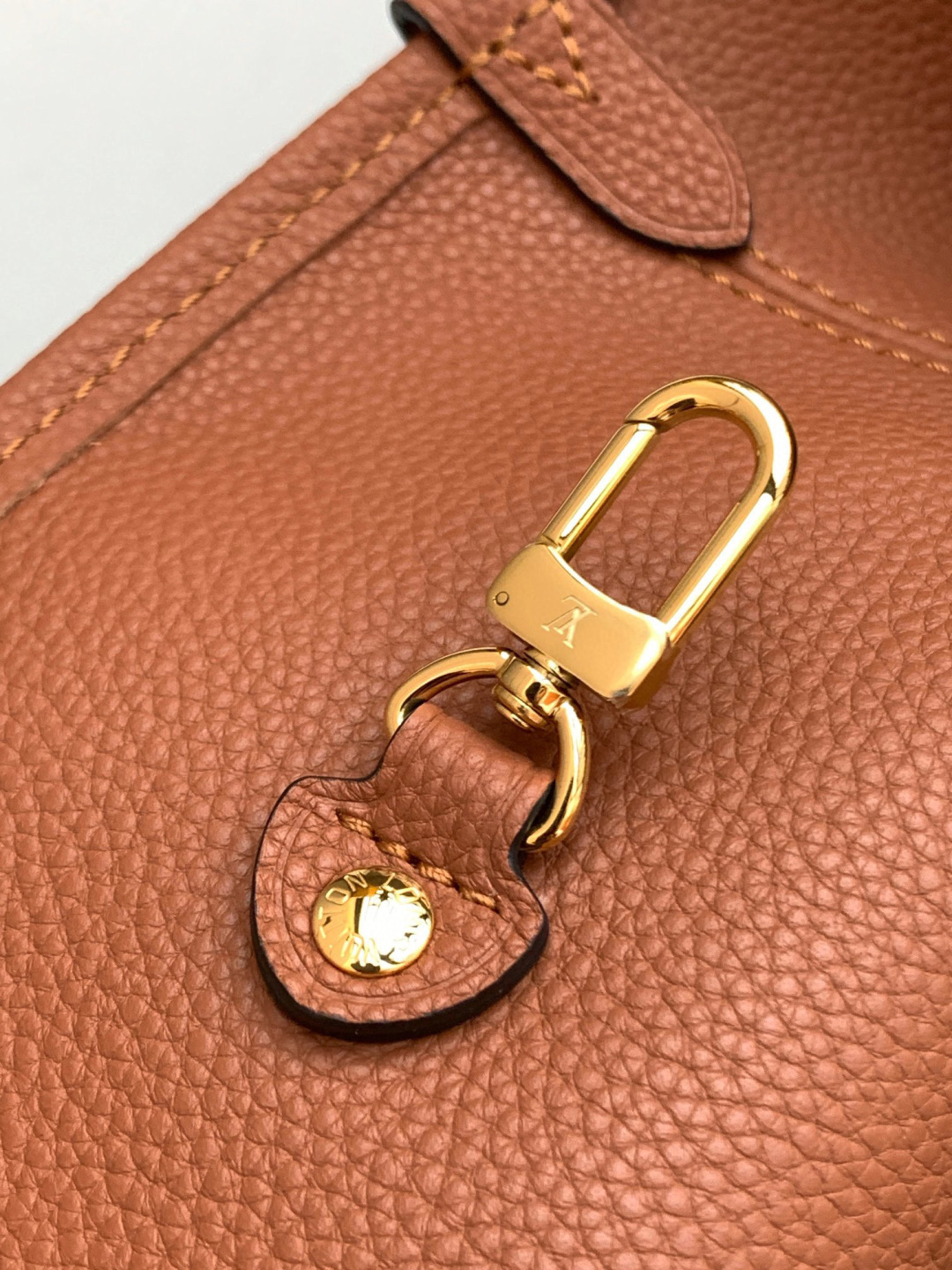Louis Vuitton 动态变码芯片
