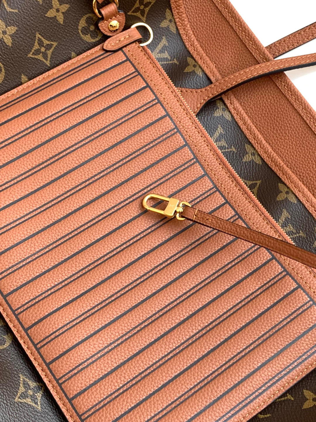 Louis Vuitton 动态变码芯片