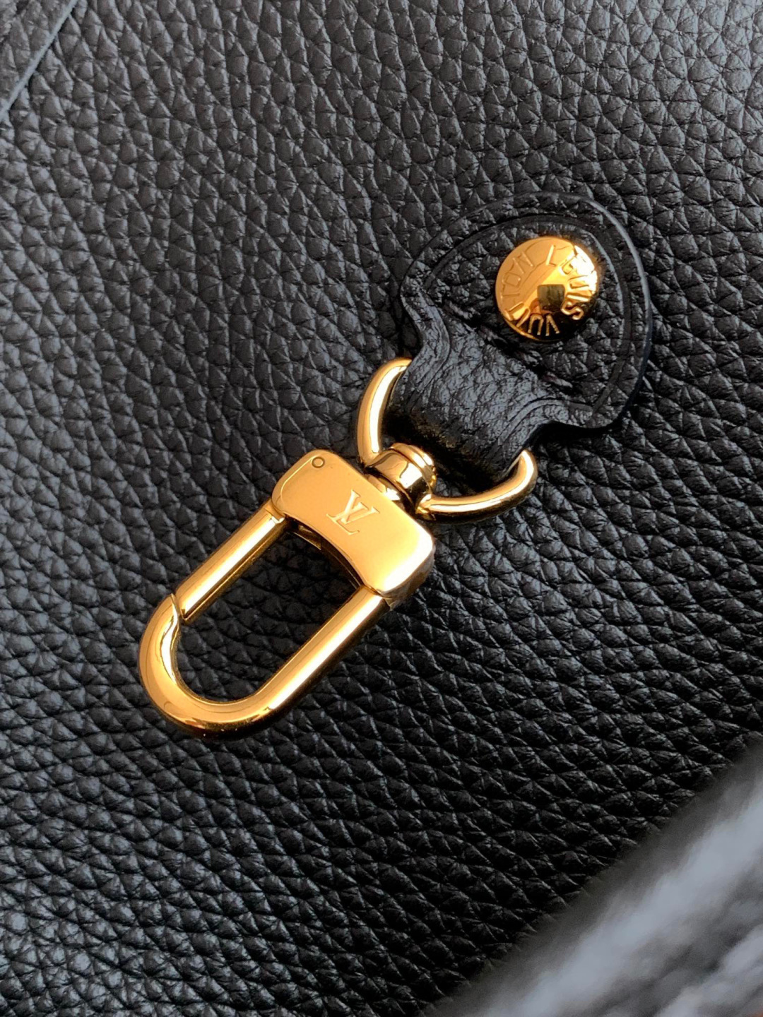 Louis Vuitton 动态变码芯片