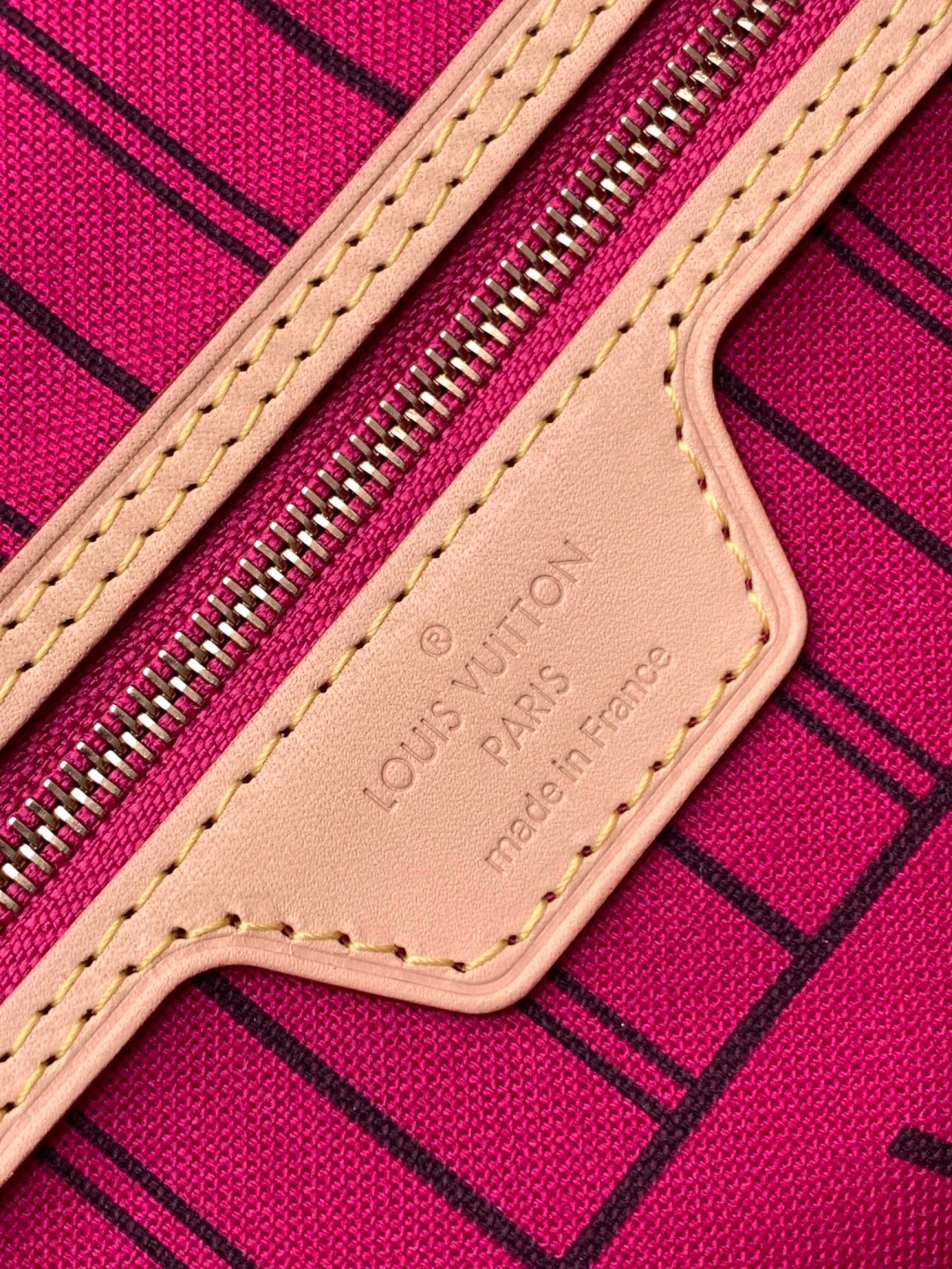 Louis Vuitton 独家首发型号:M41245【 全钢】皮料是 代 意大利A级菱形皮料 同步变码芯片