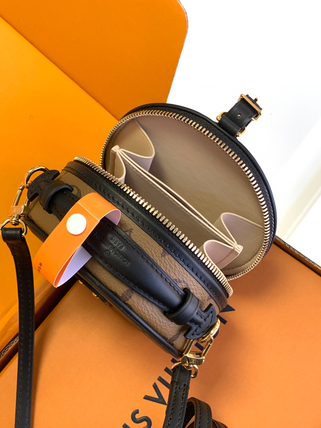 Louis Vuitton 独家首发型号：M68276【 全钢】Mini