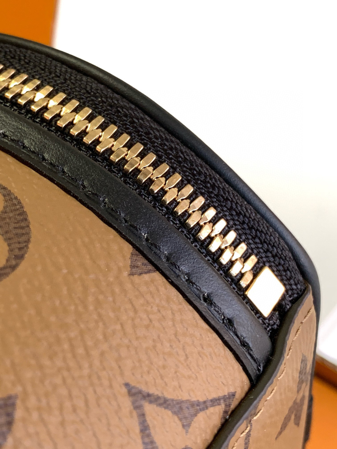 Louis Vuitton 独家首发型号：M68276【 全钢】Mini