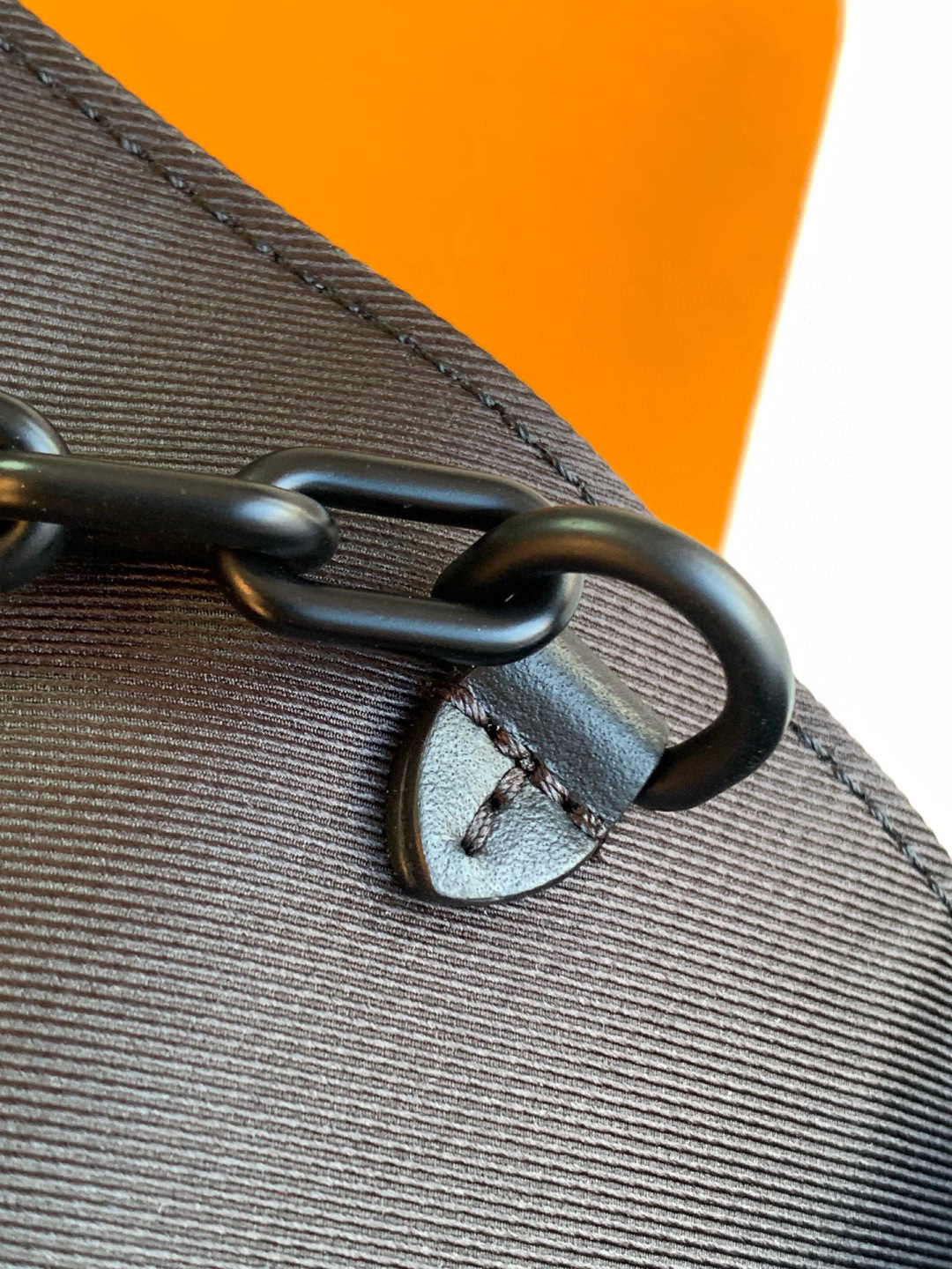 Louis Vuitton 独家首发型号：M83613 全钢正版（动态码）品质提升． 同步 动态电子芯片、礼品袋、保护纸