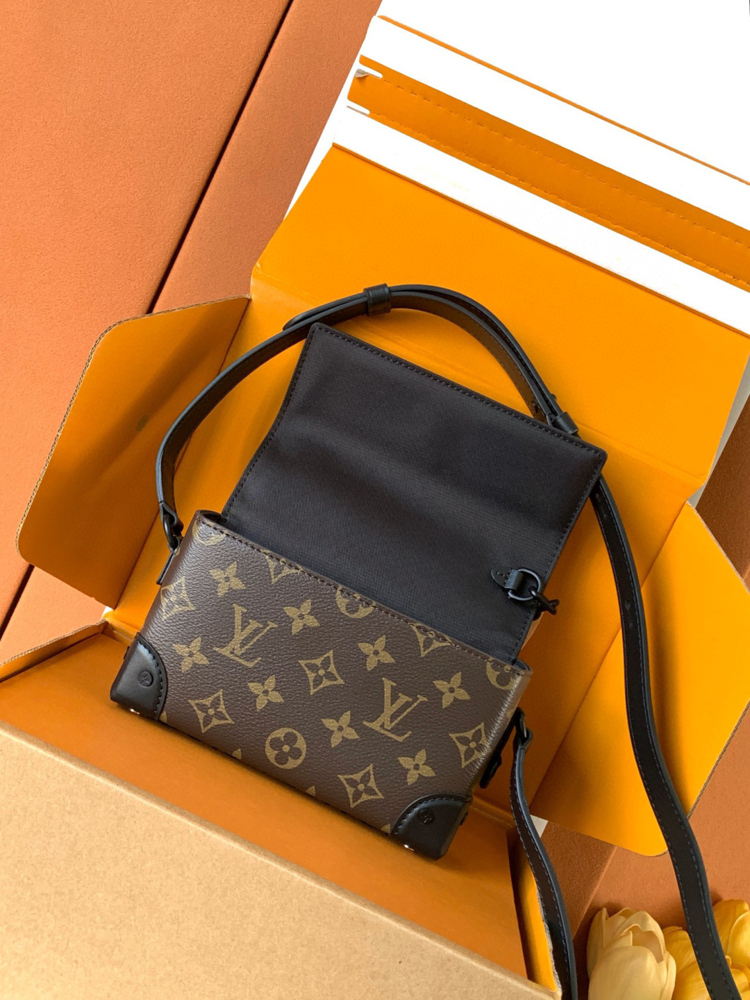 Louis Vuitton 独家首发型号：M83613 全钢正版（动态码）品质提升． 同步 动态电子芯片、礼品袋、保护纸
