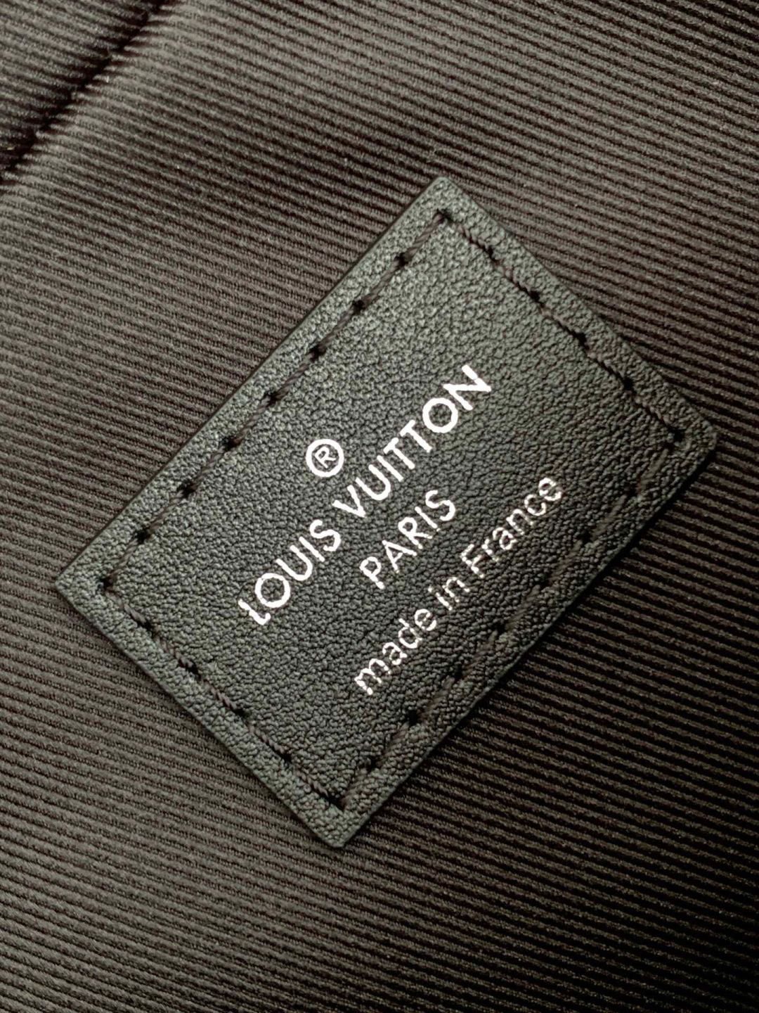 Louis Vuitton 独家首发型号:M82770【 全钢】皮料是 代 意大利A级菱形皮料 同步变码芯片