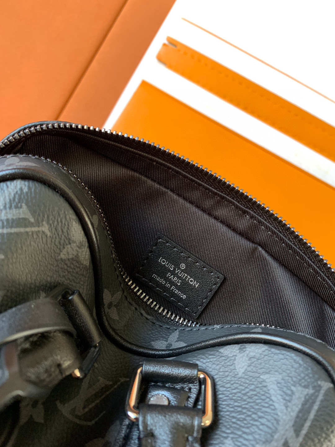 Louis Vuitton 独家首发型号:M82770【 全钢】皮料是 代 意大利A级菱形皮料 同步变码芯片