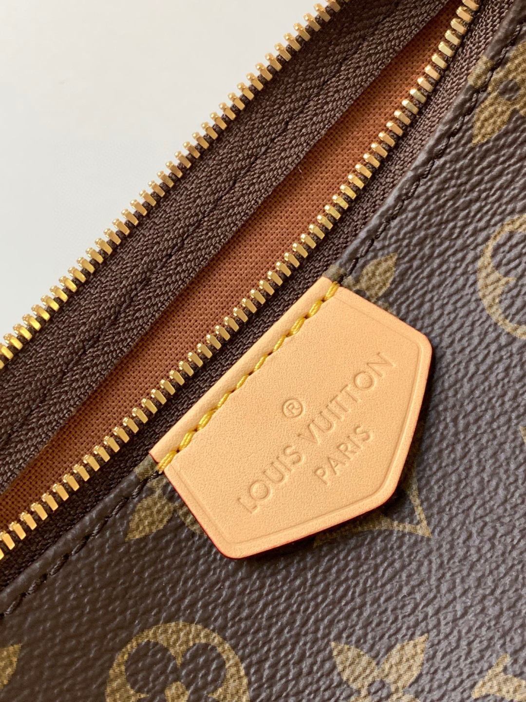 Louis Vuitton 动态变码芯片