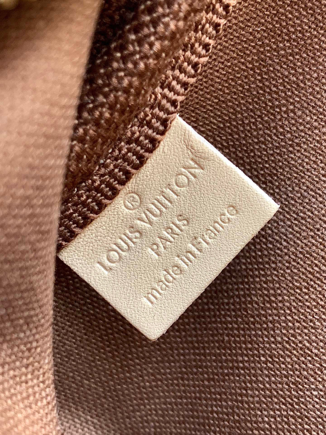 Louis Vuitton 动态变码芯片