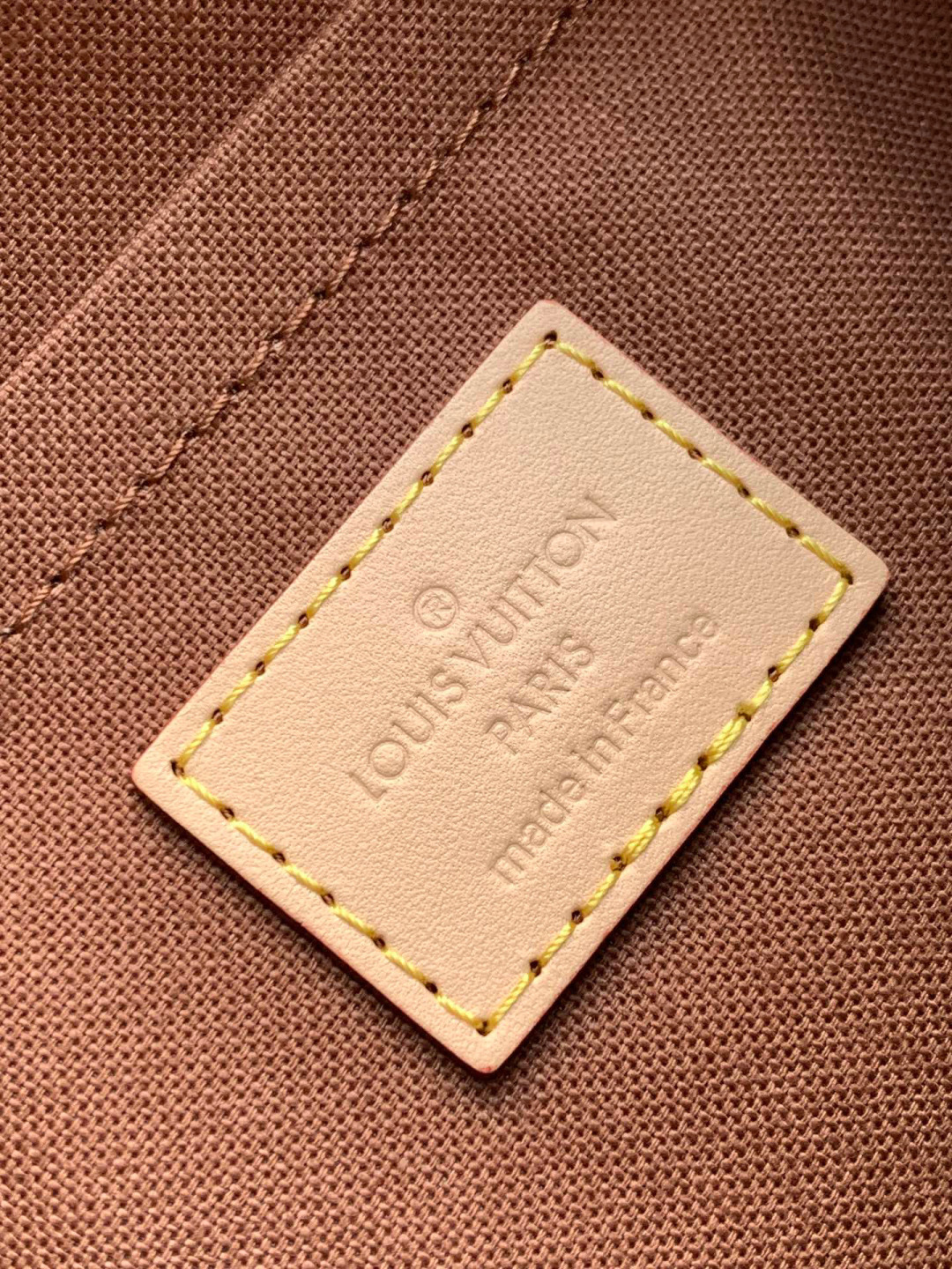 Louis Vuitton 动态变码芯片