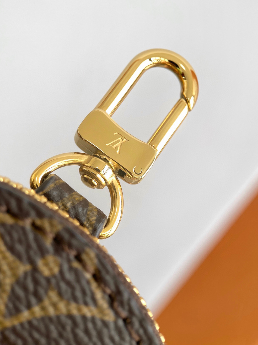 Louis Vuitton 动态变码芯片