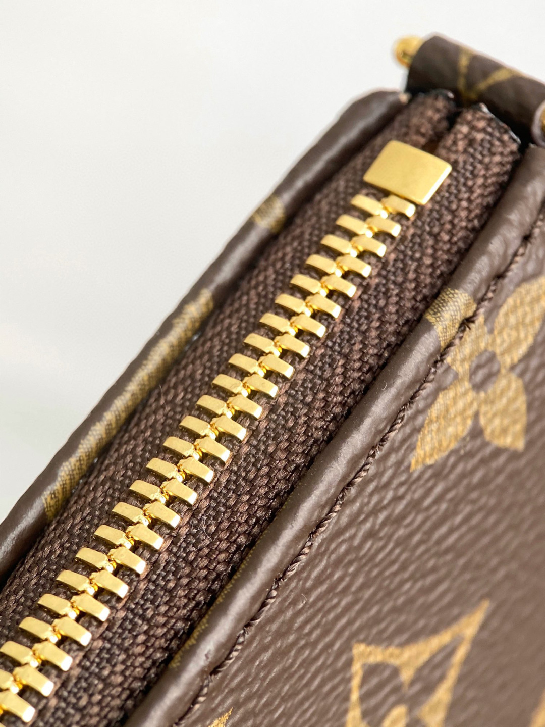 Louis Vuitton 动态变码芯片