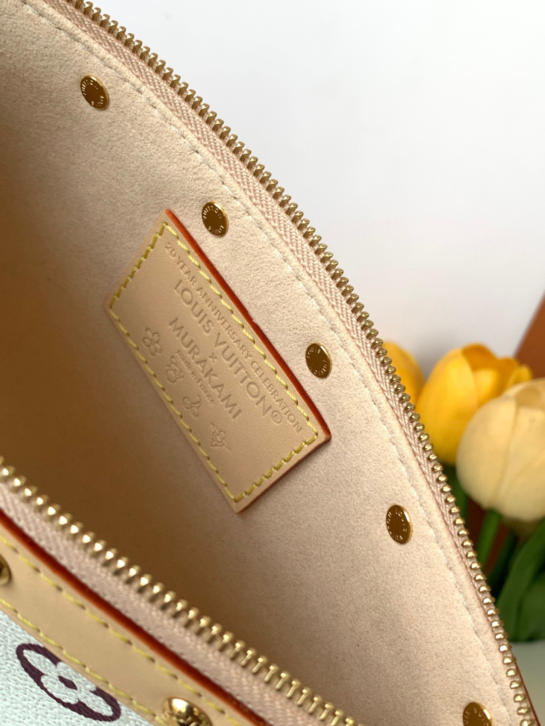 Louis Vuitton 全钢M13404 本款Pochette Accessoires手袋取材涂层帆布
