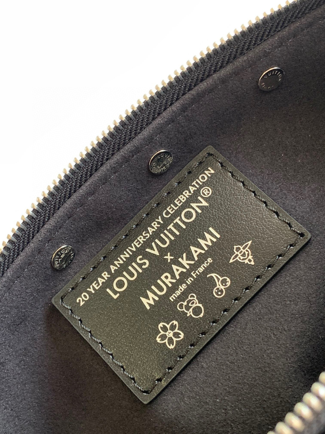 Louis Vuitton 全钢163C芯片 M13663黑彩 本款 Pochette Accessoires 手袋取材涂层帆布