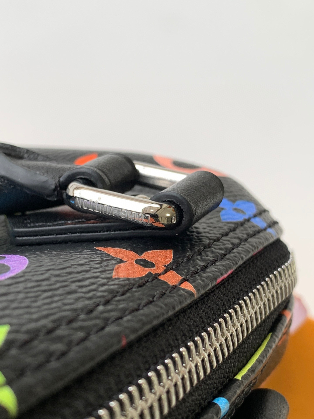 Louis Vuitton 全钢【 M13406黑彩 】本款