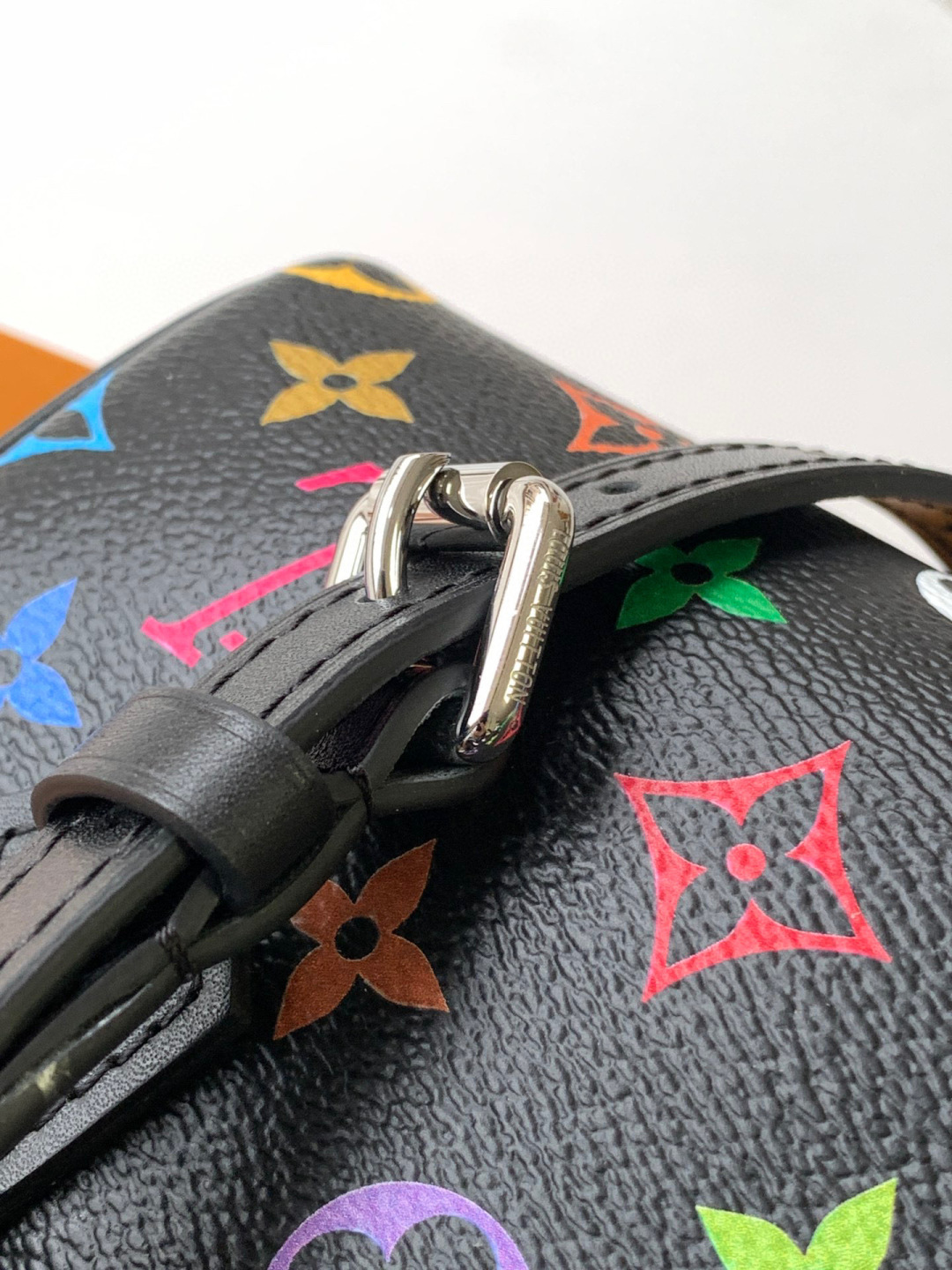 Louis Vuitton 全钢【 M13406黑彩 】本款