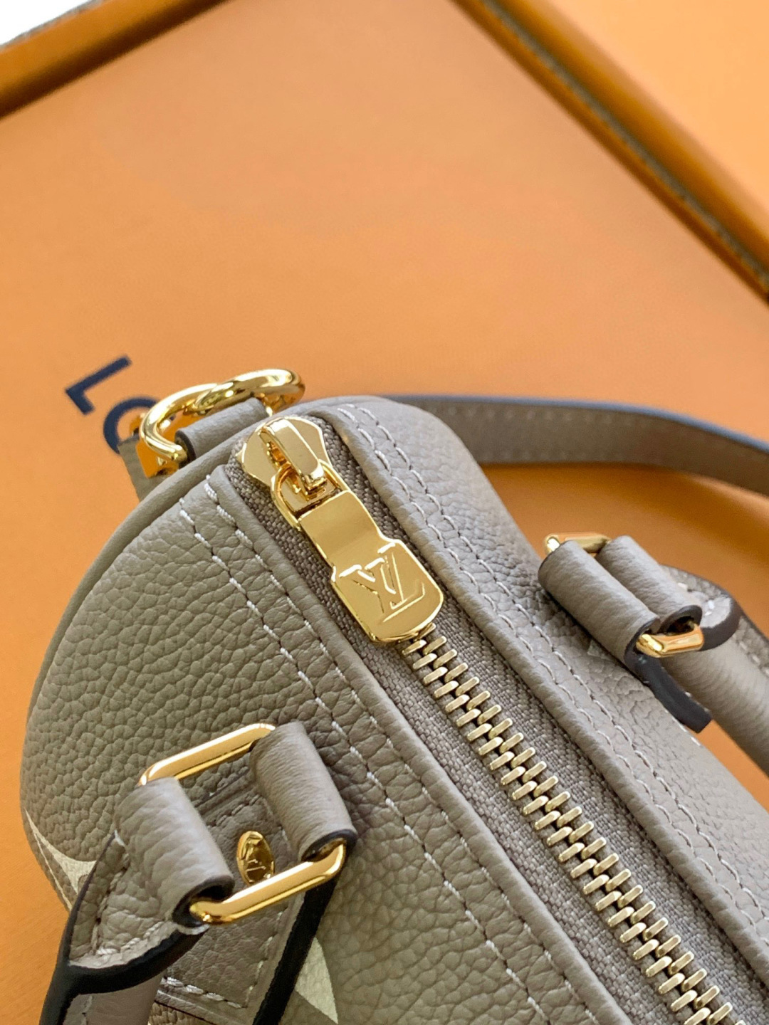 Louis Vuitton 独家首发型号：M82890【 加强版】Nano Speedy手袋皮料是 代 意大利A级皮料