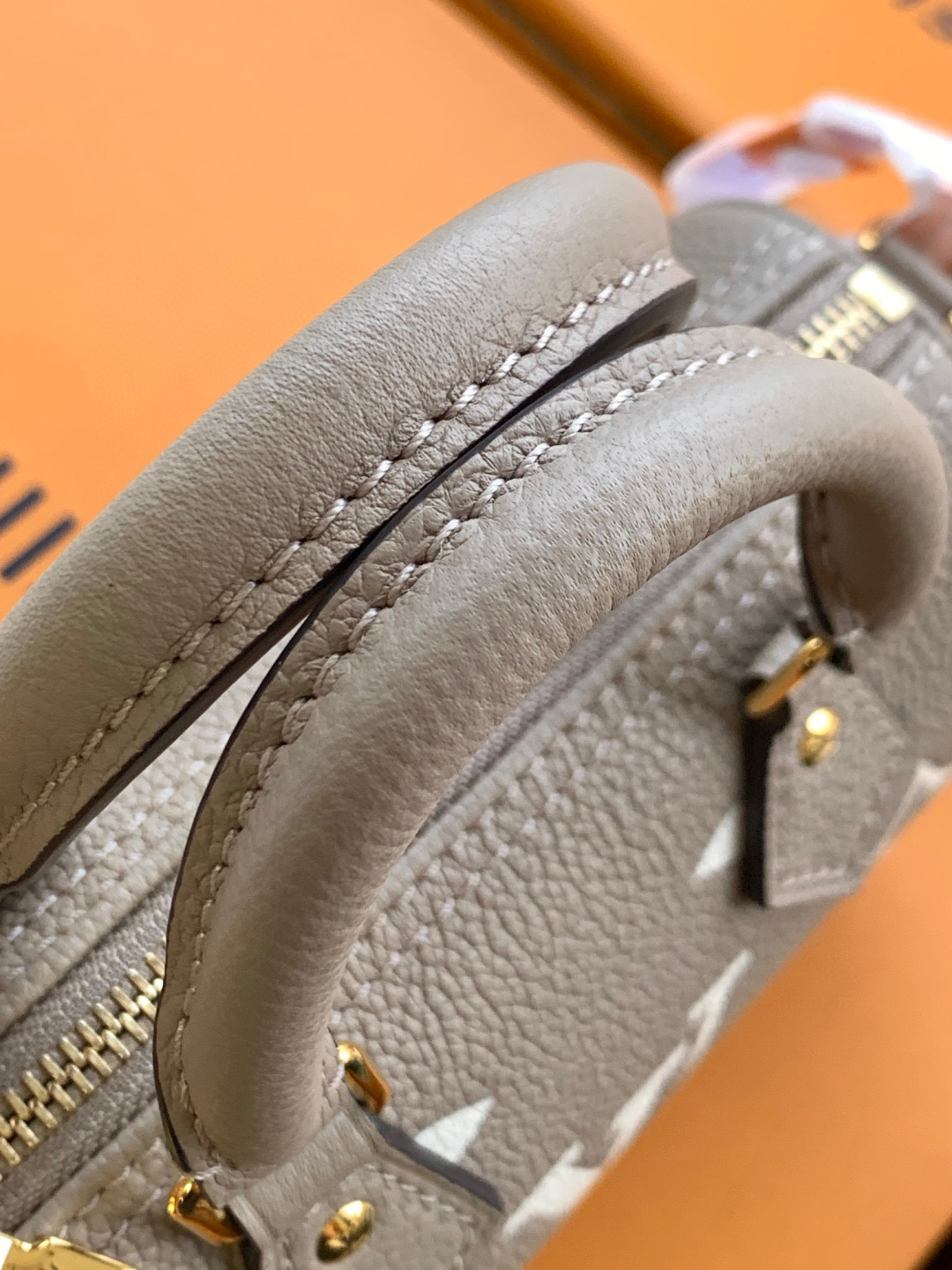 Louis Vuitton 独家首发型号：M82890【 加强版】Nano Speedy手袋皮料是 代 意大利A级皮料