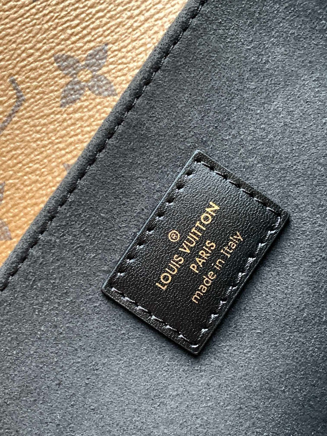 Louis Vuitton 邮差包Pochette Métis 手袋