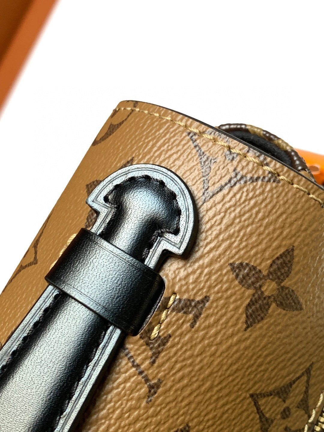 Louis Vuitton 邮差包Pochette Métis 手袋