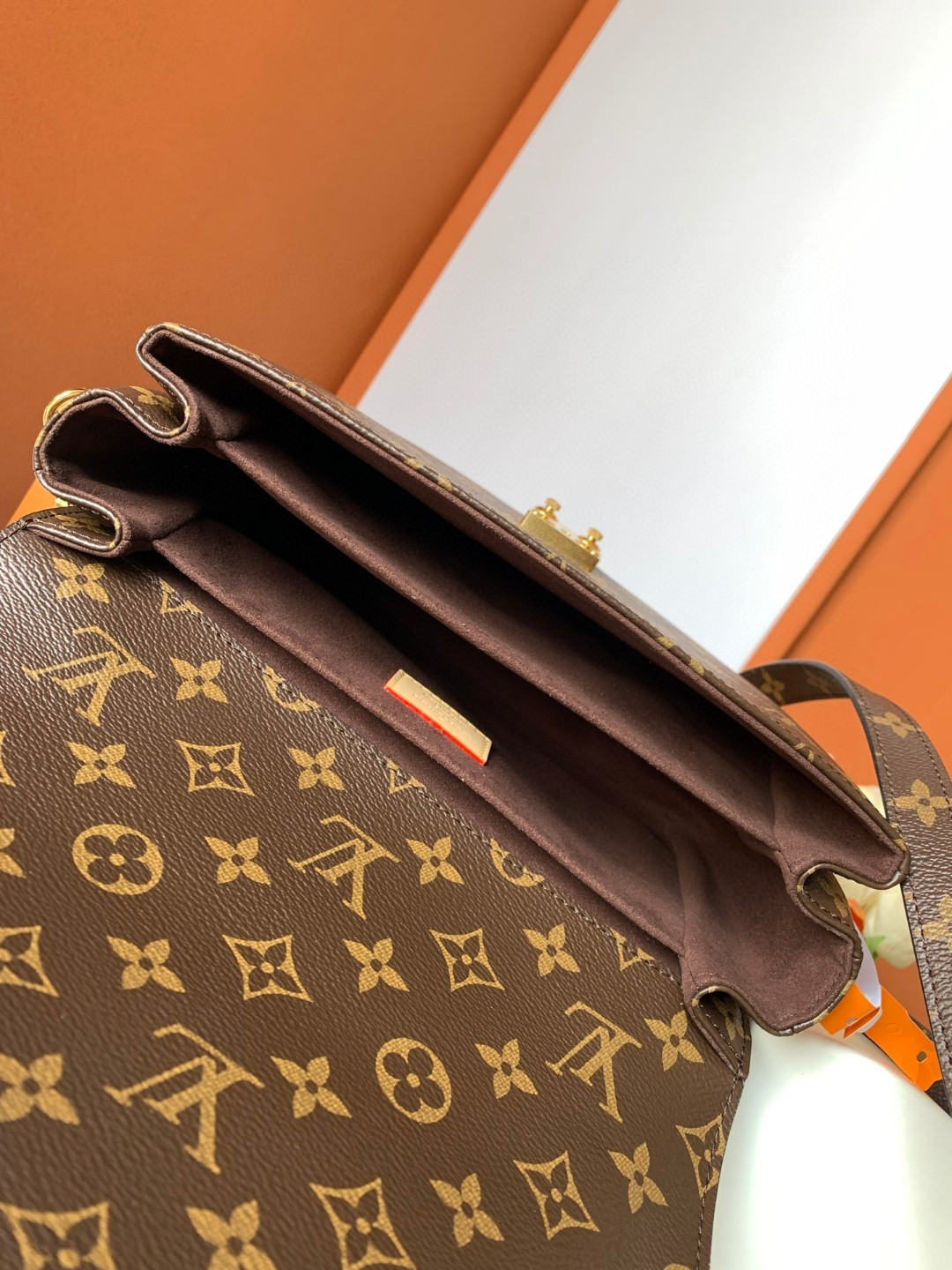 Louis Vuitton 邮差包Pochette Métis 手袋