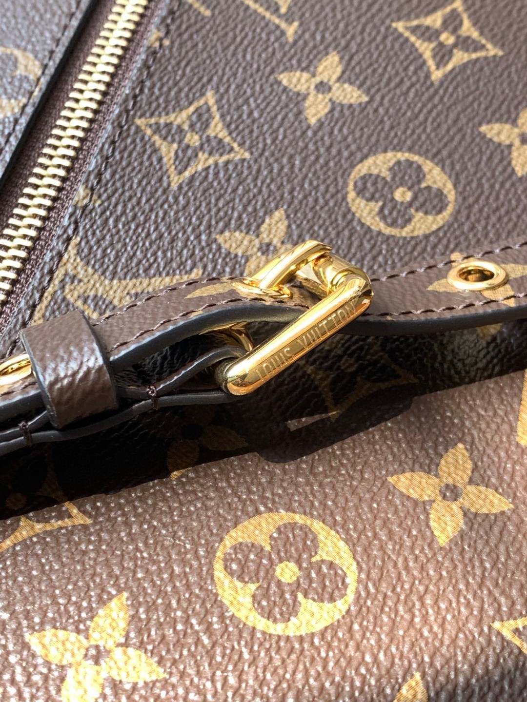 Louis Vuitton 邮差包Pochette Métis 手袋