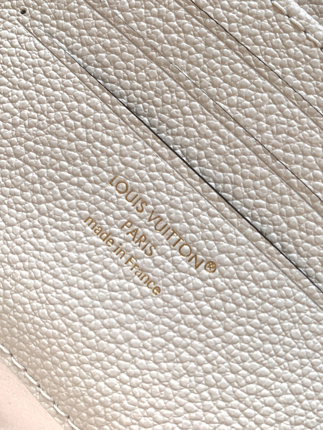 Louis Vuitton 本款 Nano Madeleine 手袋沐浴新季幻梦色彩 可轻松点睛各式造型