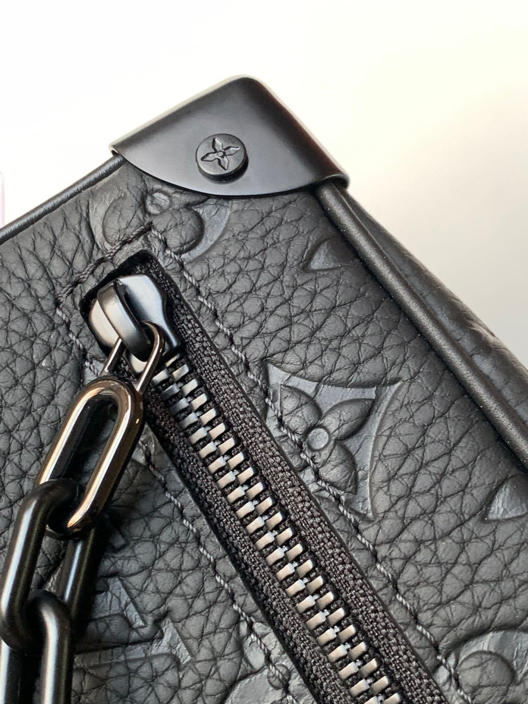 Givenchy Mini SOFT TRUNK 链条