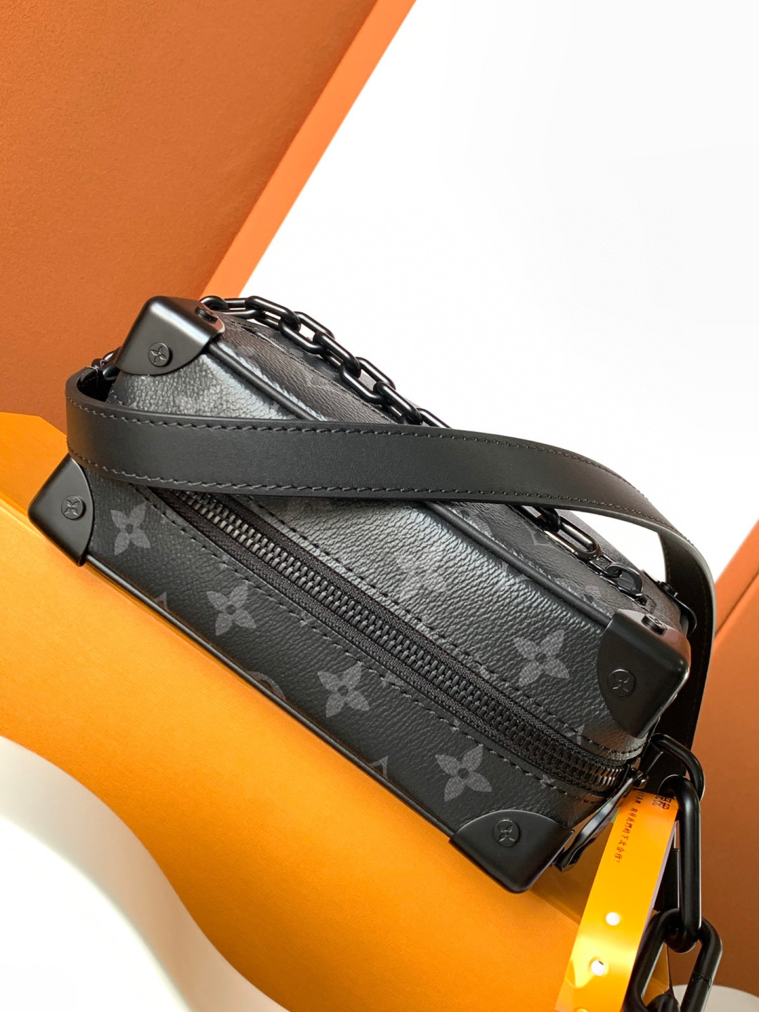 Louis Vuitton Mini SOFT TRUNK 链条