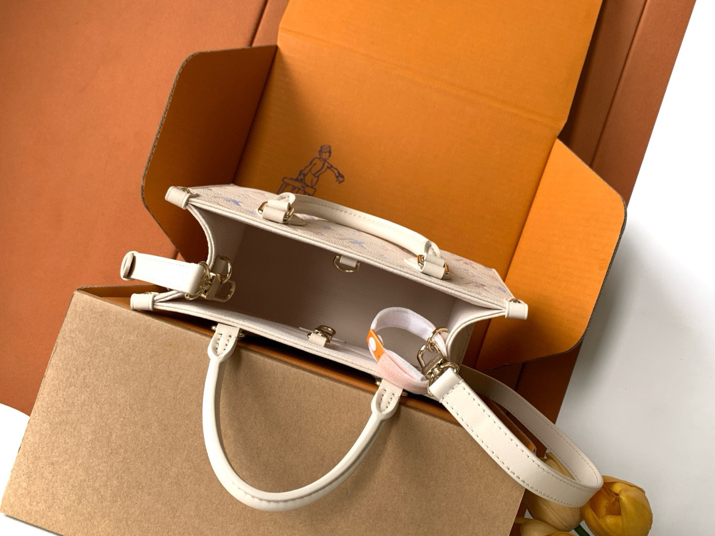 Louis Vuitton 全钢 独实家‬拍163芯片 M25770渐变 本款 OnTheGo 小号手袋出自 Dream 系列
