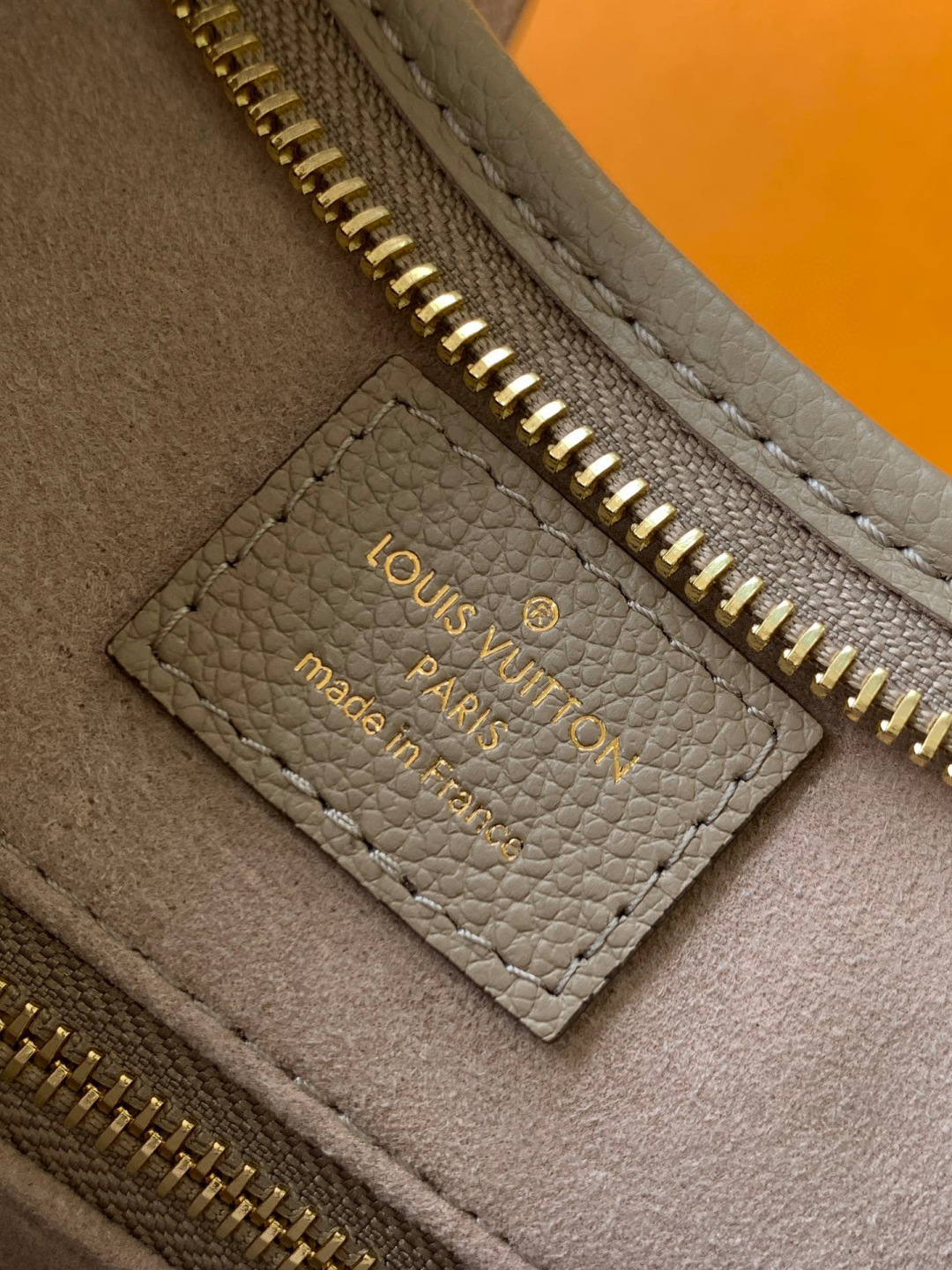 Louis Vuitton 动态芯片版， 精品 ，全钢五金 M47180大象灰压花