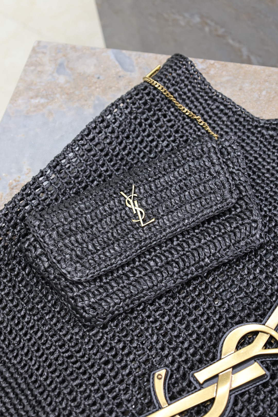 Saint Laurent 编织拉菲草/金 满满的 艺术气息 拉菲草编织 非常扎实 法式慵懒风 造型感流畅