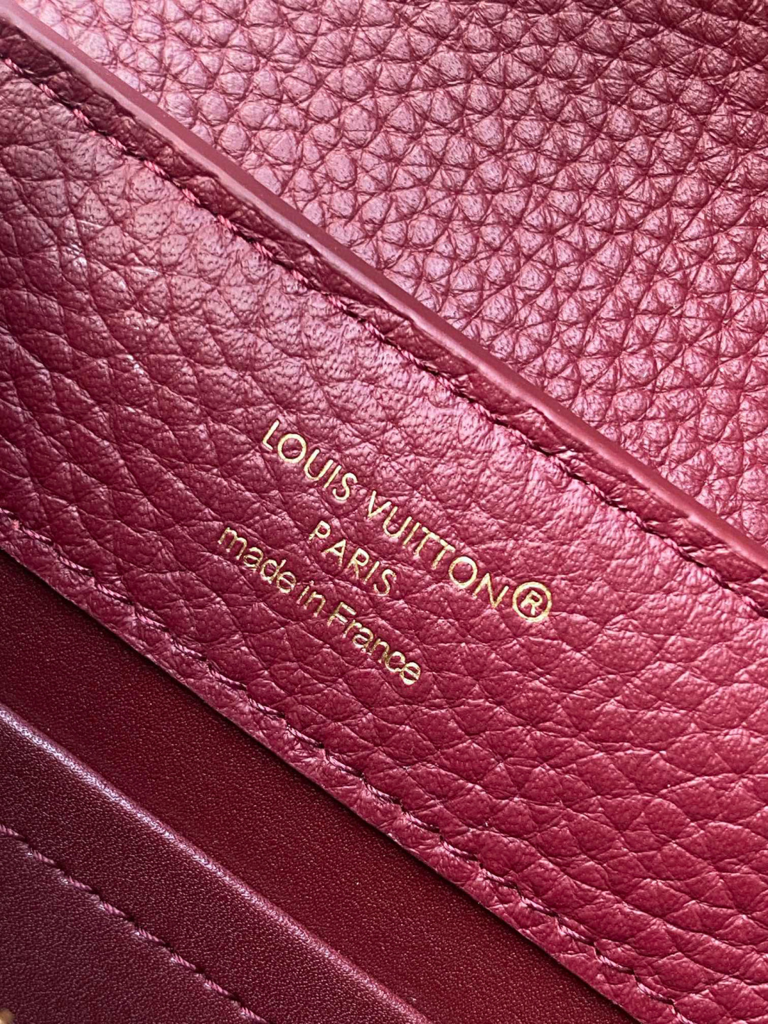 Louis Vuitton N85515 全钢 进口牛皮枣红配亮光蟒蛇金动态163 2024 夏季款 Capucines 迷你手袋取材 Taurillon 进口牛皮革