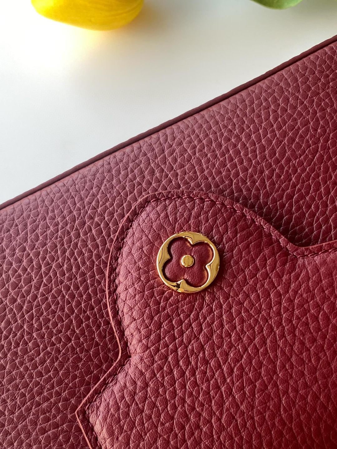Louis Vuitton N85515 全钢 进口牛皮枣红配亮光蟒蛇金动态163 2024 夏季款 Capucines 迷你手袋取材 Taurillon 进口牛皮革