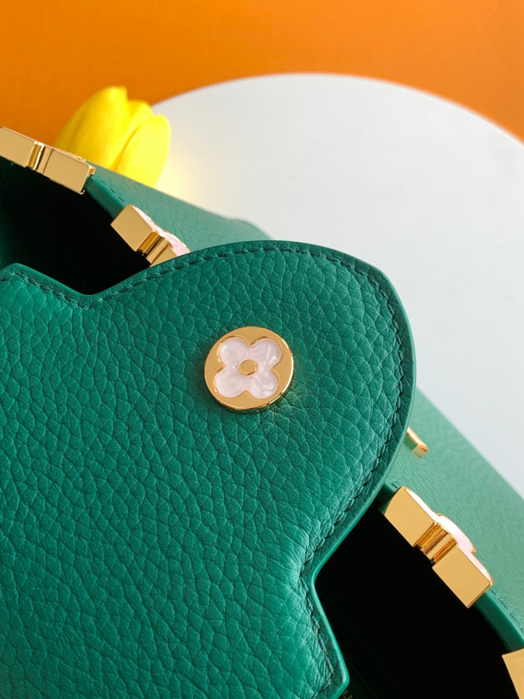 Louis Vuitton 全钢 M25404 深绿金 本款Capucines BB手袋取材 Taurillon 进口牛皮革