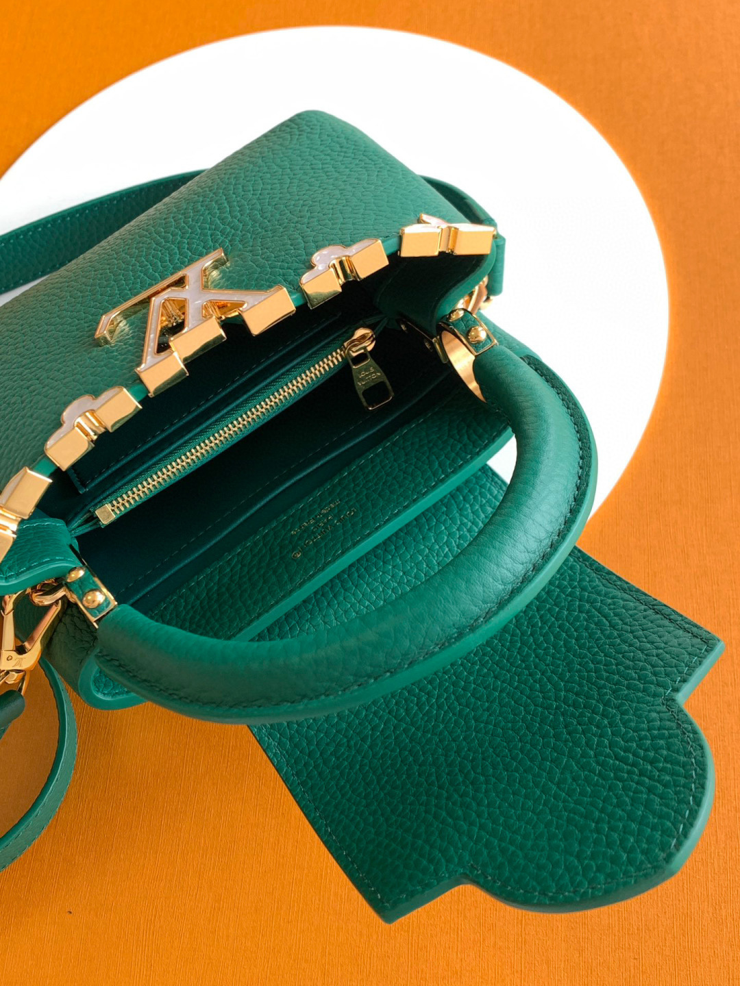 Louis Vuitton 全钢 M11341深绿金 本款Capucines迷你手袋出自Flower Crown系列