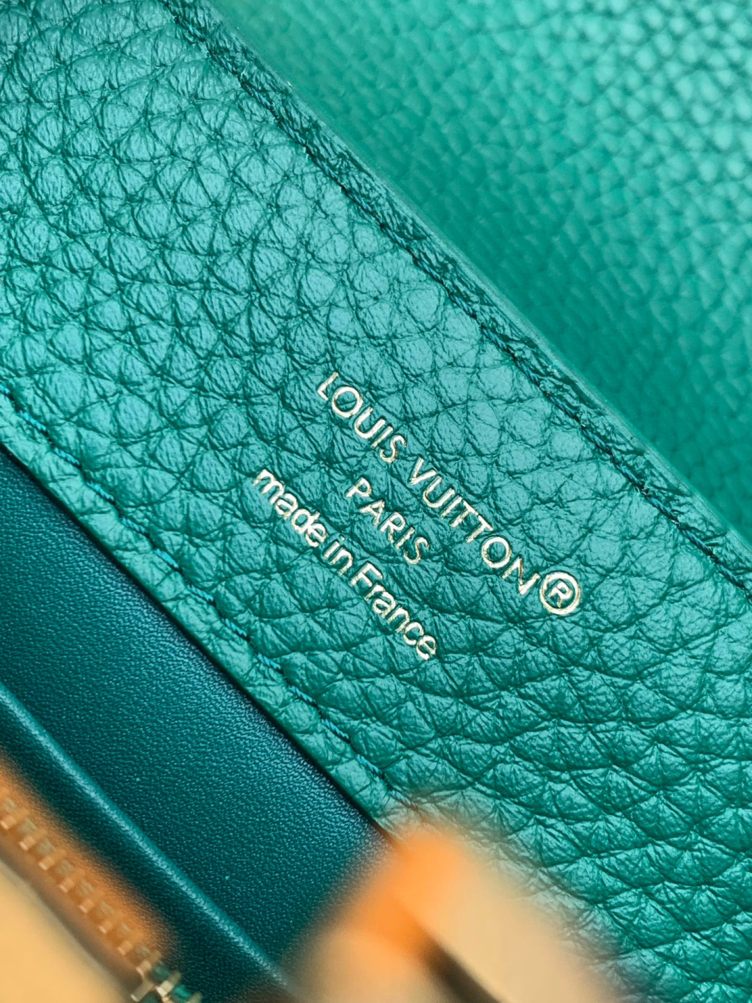 Louis Vuitton 全钢 M11341深绿金 本款Capucines迷你手袋出自Flower Crown系列