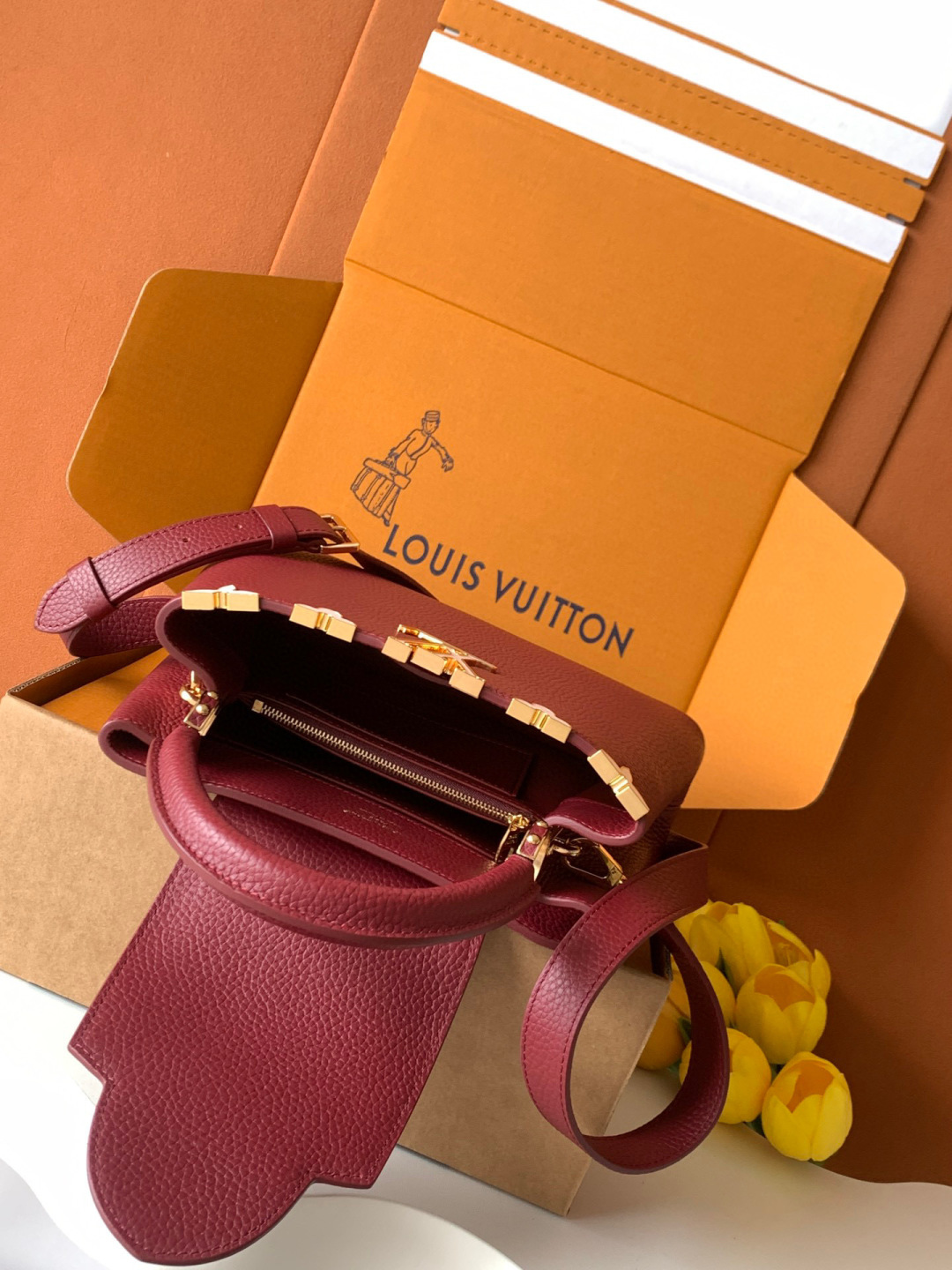 Louis Vuitton 全钢 M25404 枣红金 本款Capucines BB手袋取材 Taurillon 牛皮革