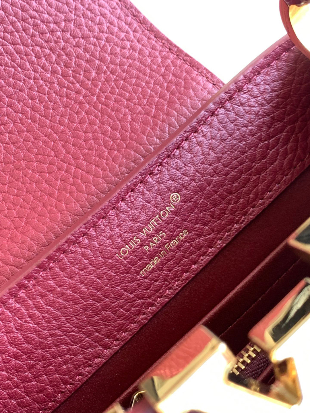 Louis Vuitton 全钢 M11341枣红金本款Capucines迷你手袋出自Flower Crown系列