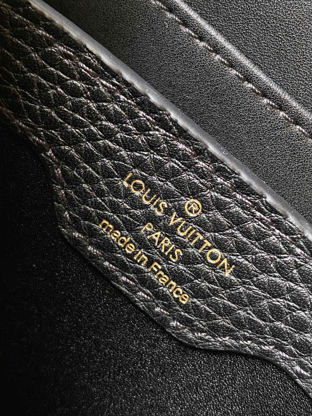 Louis Vuitton 全钢 M10166黑色金本款超迷你Capucines Nano手袋出自Capucines Flower Crown系列
