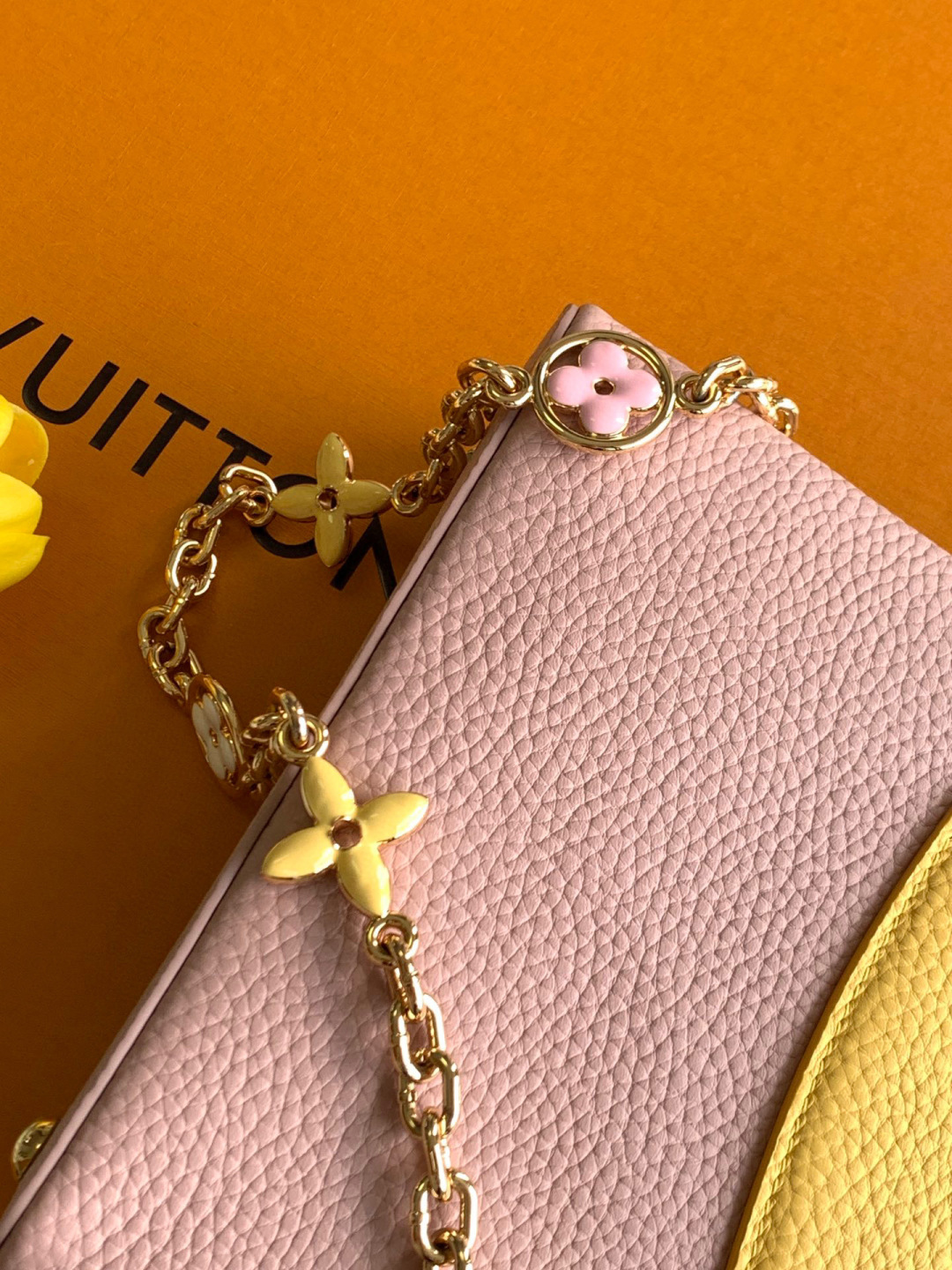 Louis Vuitton 全钢五金 M20845进口牛皮西柚粉配蛋黄金卉三拼