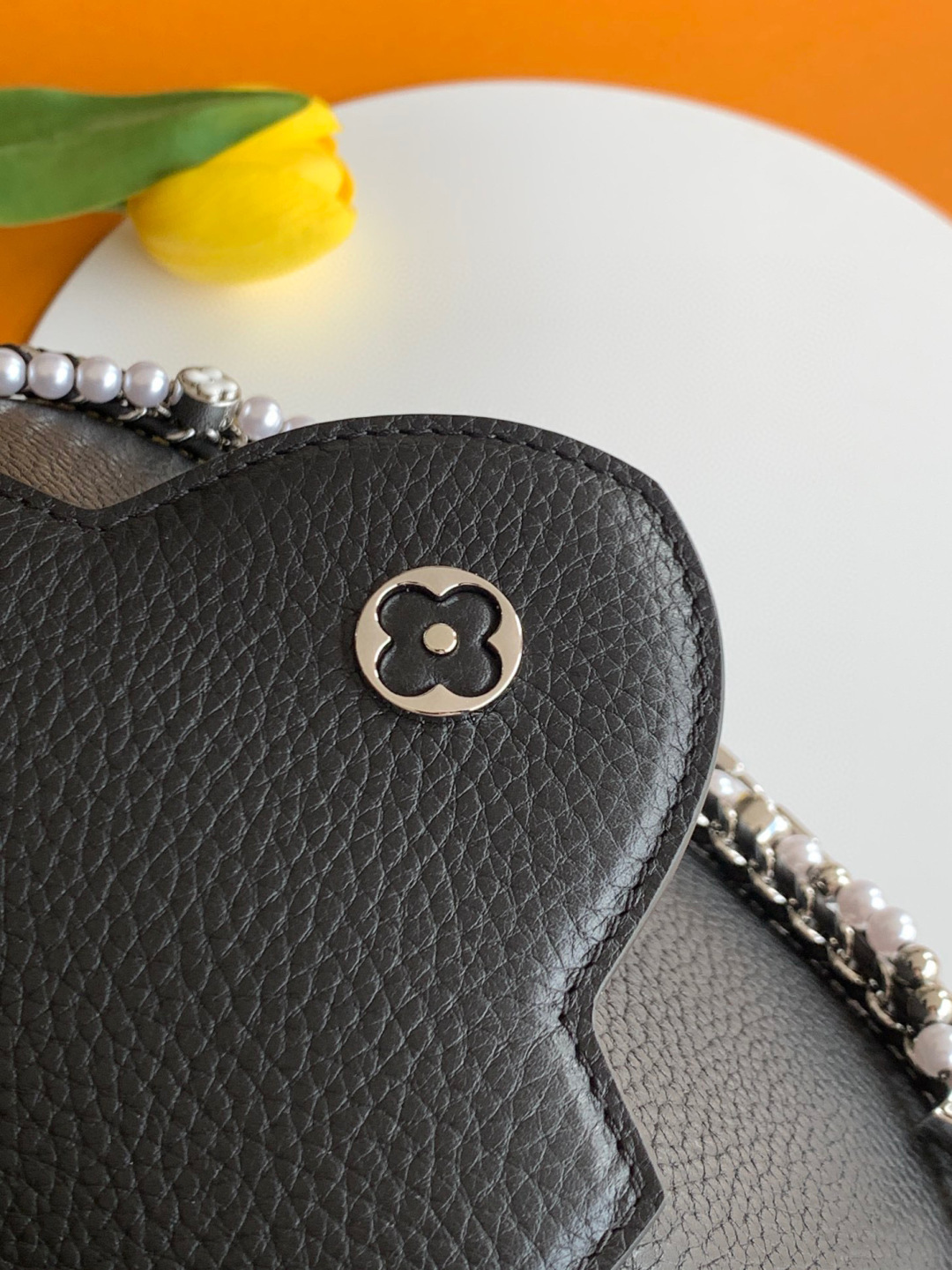 Louis Vuitton 全钢五金 MB163c01变码芯片 配全套包装 款号M11909 进口牛皮黑色银扣本款Capucines 迷你手袋携 Taurillon 牛皮革加入Trilogy系列