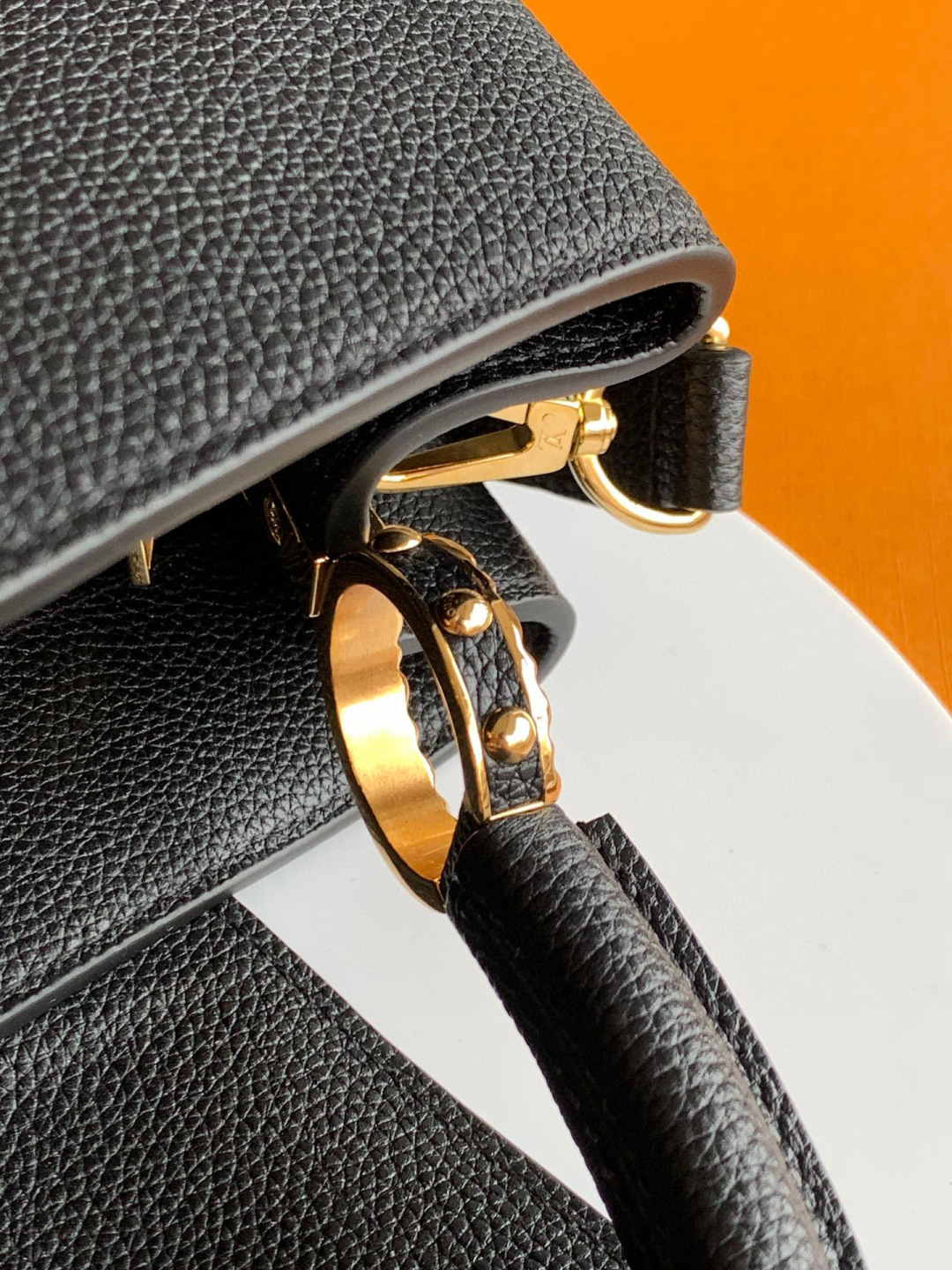 Louis Vuitton 全钢五金 变码芯片 配全套包装 M24672进口牛皮黑色金扣中号本款capucines east