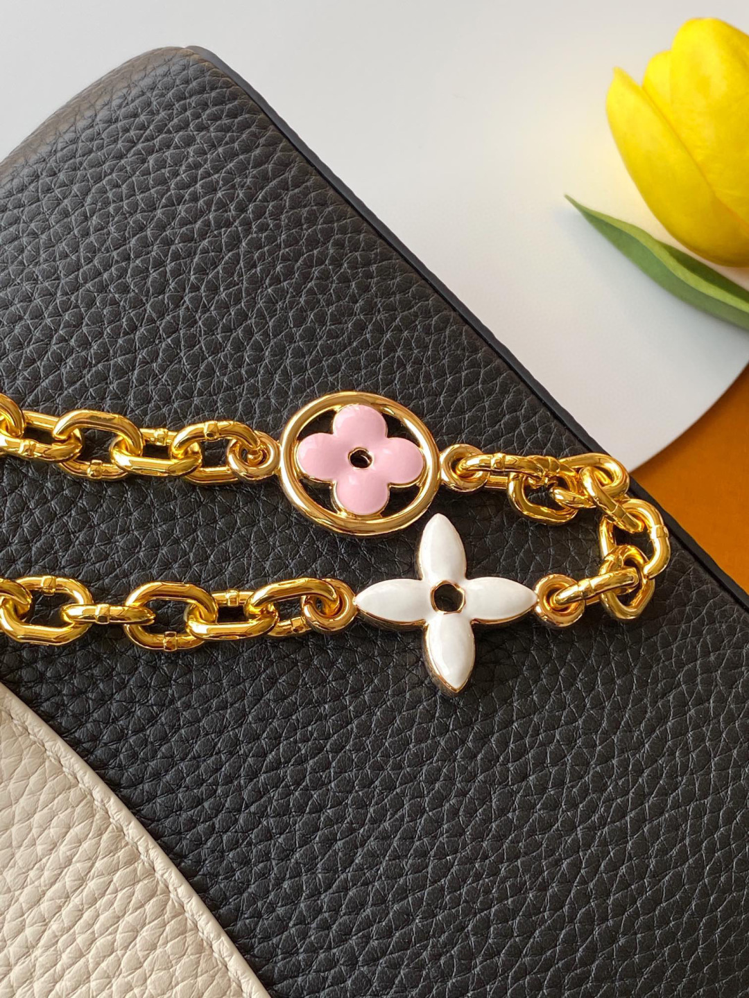 Louis Vuitton 全钢 M20845进口牛皮黑色配浅樱花粉色花卉三拼