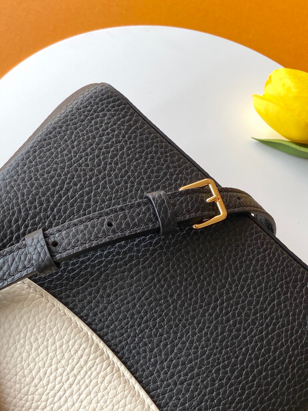 Louis Vuitton 全钢 M20845进口牛皮黑色配浅樱花粉色花卉三拼