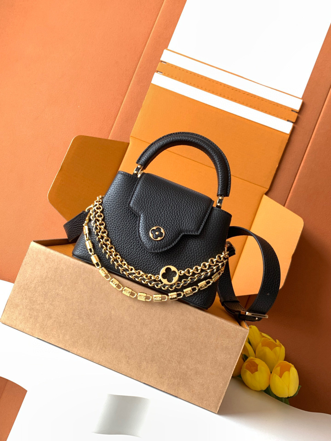 Louis Vuitton 全钢 M11906 黑色金 进口牛皮动态芯片 本款 Capucines BB 手袋出自 Trilogy 系列
