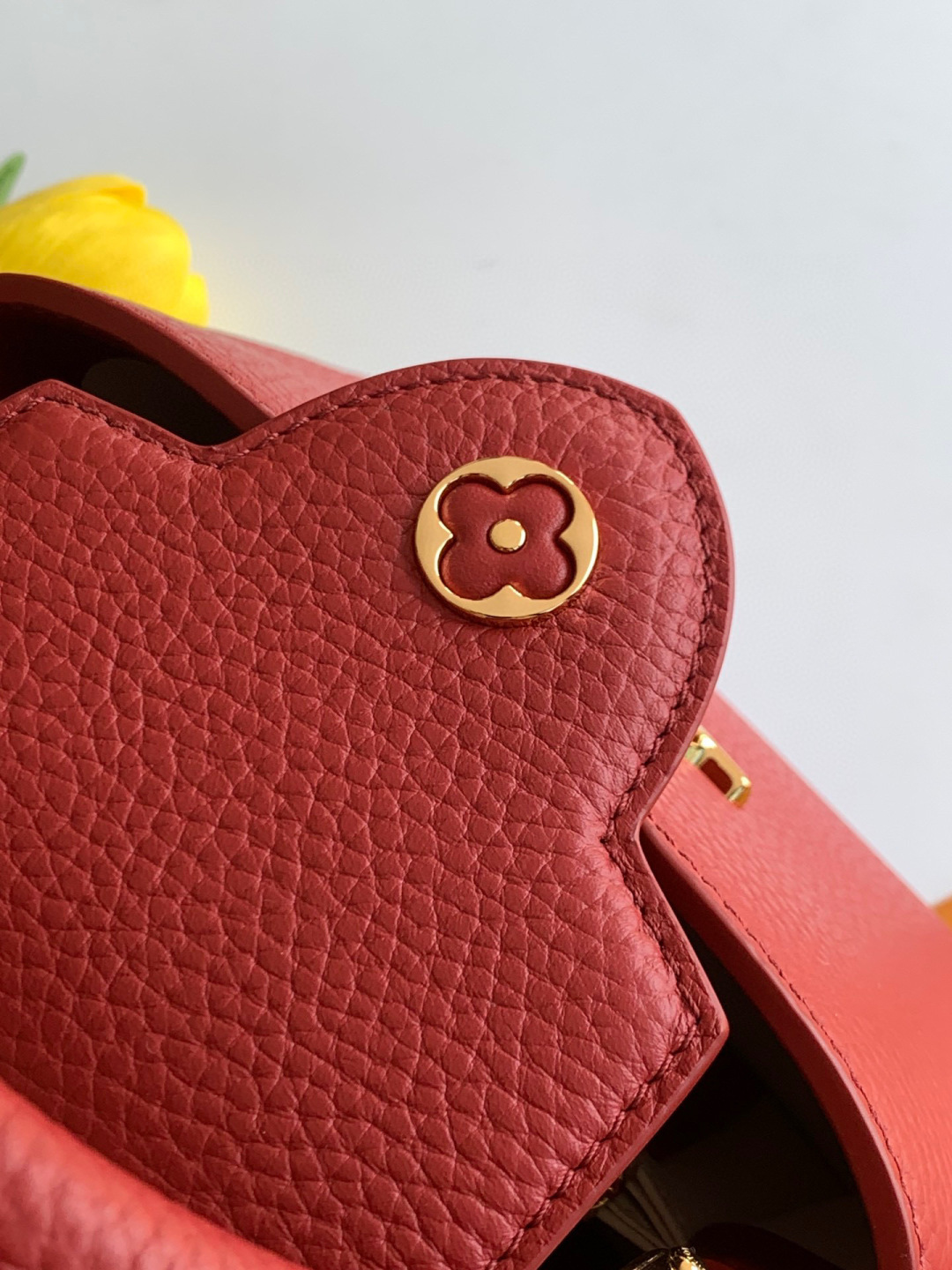 Louis Vuitton 全钢 M12938半红金 本款Capucines迷你手袋出自CapucinesChain On You系列