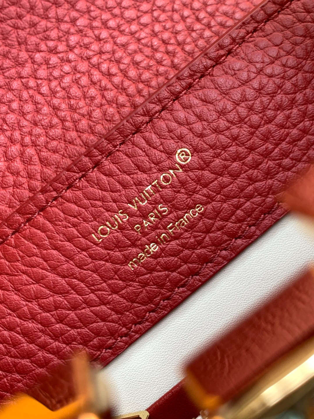 Louis Vuitton 全钢 M12938半红金 本款Capucines迷你手袋出自CapucinesChain On You系列