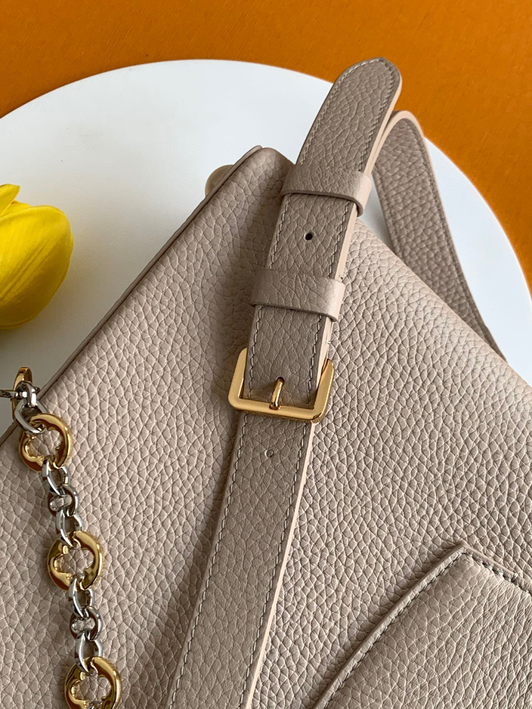 Louis Vuitton 全钢 M12936灰紫金 本款Capucines迷你手袋出自CapucinesChain On You系列